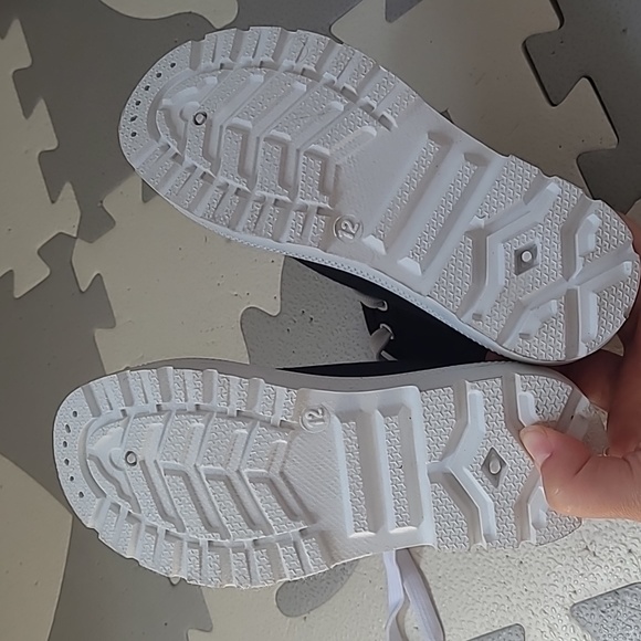 NWT Bebe Girls High Top Sneakers Black & White Size 12 - Picture 7 of 7